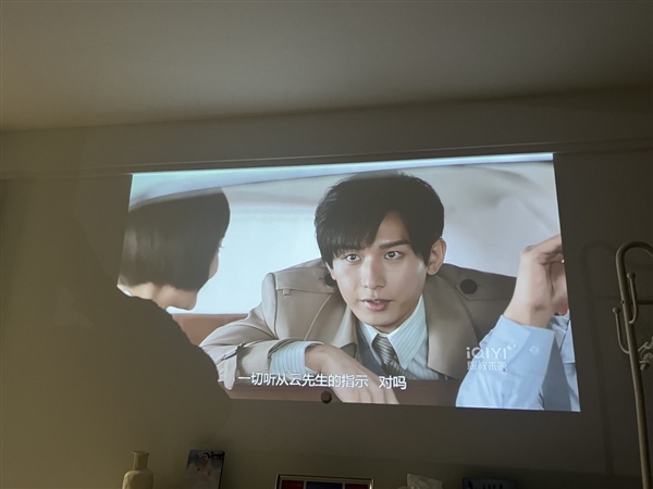 购推荐：当贝Smart1高性价比最值得买！pg电子2025年1000元卧室投影仪选(图2)